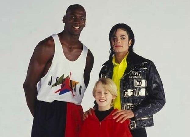 3. 1991 год. С Майклом Джорданом и Майклом Джексоном на съемках видео на песню Джексона 