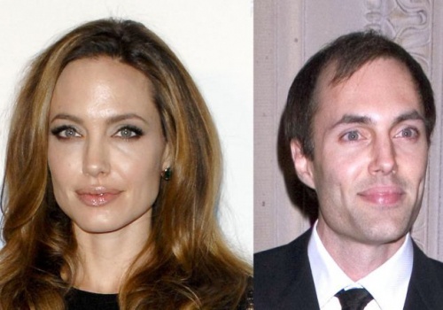 Анджелина Джоли и ее брат Джеймс, который также считается артистом, впрочем менее известным.