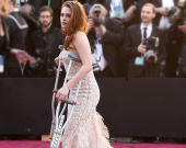 Звезда "Сумерек" пришла на "Оскар" на костылях