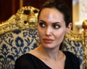 Джоли вызывает раздражение своим стилем