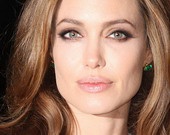 Анджелина Джоли намучалась с утками