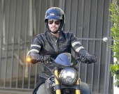 Киану Ривз на мотоцикле, сделанном его компанией