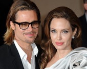 Анджелина Джоли и Брэд Питт усыновят седьмого ребенка