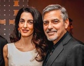 Амаль Клуні вперше вийшла в світ після чуток про вагітність