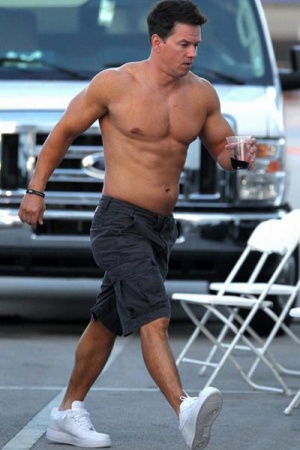 5. Марк Уолберг (Mark Wahlberg), 41 год, продюсер, модель, филантроп и музыкант