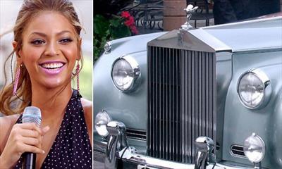 Чуть более 5 лет назад, в подарок на свое 25-летие, Бейонсе Ноулз (Beyonce Knowles) получила от своего бойфренда, а ныне мужа, Джей-Зи (Jay-Z), кабриолет Rolls-Royce 1959 года цвета серебрянного облака. Чуть более 5 лет назад, в подарок на свое 25-летие, Бейонсе Ноулз (Beyonce Knowles) получила от своего бойфренда, а ныне мужа, Джей-Зи (Jay-Z), кабриолет Rolls-Royce 1959 года цвета серебрянного облака.
