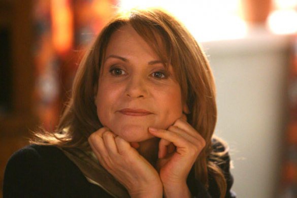 Людмила Артемьева – 49 лет.  Но рекорд всех поздно родивших звезд готовится побить звезда сериалов "Таксистка" и "Сваты" Людмила Артемьева. Новость о том, что актриса, которой в феврале следующего года исполнится 50 лет, ждет ребенка, одних удивила, други Людмила Артемьева – 49 лет.  Но рекорд всех поздно родивших звезд готовится побить звезда сериалов "Таксистка" и "Сваты" Людмила Артемьева. Новость о том, что актриса, которой в феврале следующего года исполнится 50 лет, ждет ребенка, одних удивила, други