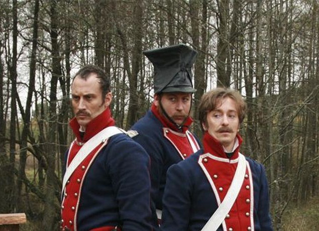 Российская драма "1812" ("Уланская баллада") расскажет о том, как накануне решающей битвы при Бородино тайный агент Наполеона похищает план сражения. Об этом становится известно Кутузову, и он посылает на перехват трех самых лихих улан в Польшу, где разво