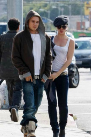 Мена Сувари и Саймон Тестино