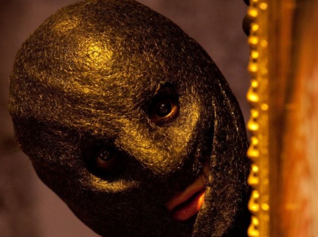 Премьера супер-хоррора "Коллекционер 2"! Продолжение знаменитого фильма ужасов о загадочном маньяке. Бывалому медвежатнику Аркину чудесным образом удалось выбраться из ловушек, расставленных по дому Коллекционером. Аркин был уверен, что он никогда в жизни