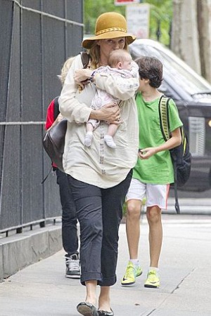 15 июля в семье актрисы Умы Турман появилась дочь, свою третью малышку звезда назвала Розалинд.