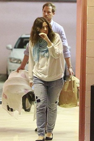 А уже 26 сентября свою первую дочь родила Дрю Бэрримор. Девочке дали имя Олив.