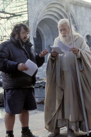 "Властелин колец". В кадре режиссер Питер Джексон и актер Иэн МакКеллен.