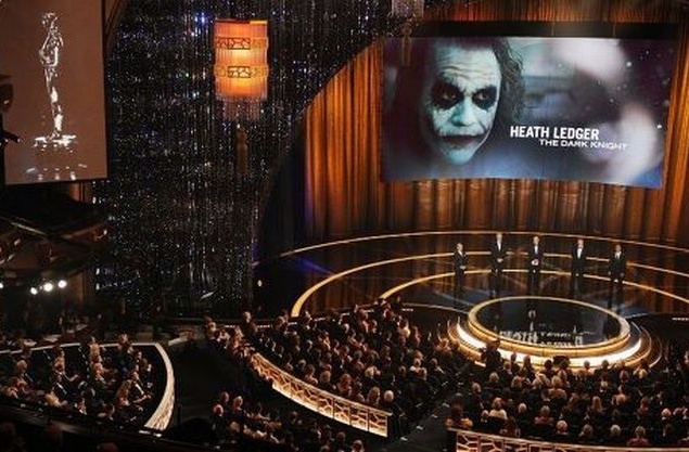 Леджер - второй актер в истории (после Питера Финча с ролью в "Телесети"), награжденный премией "Оскар" посмертно.