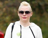 Роуз МакГоун и огромный леденец Роуз МакГоун и огромный леденец