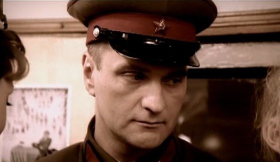 Александр Балуев в роли Александра Ларичева в картине "Благословите женщину"