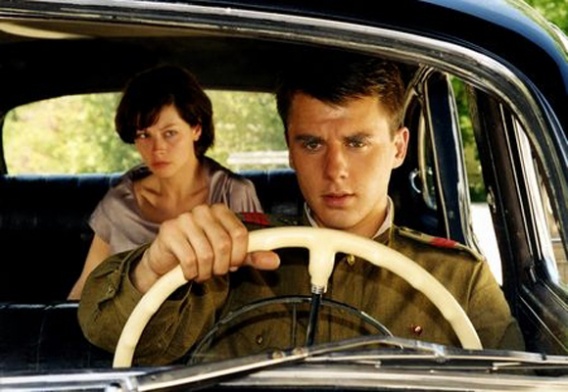 Игорь Петренко в роли Виктора в картине "Водитель для Веры"