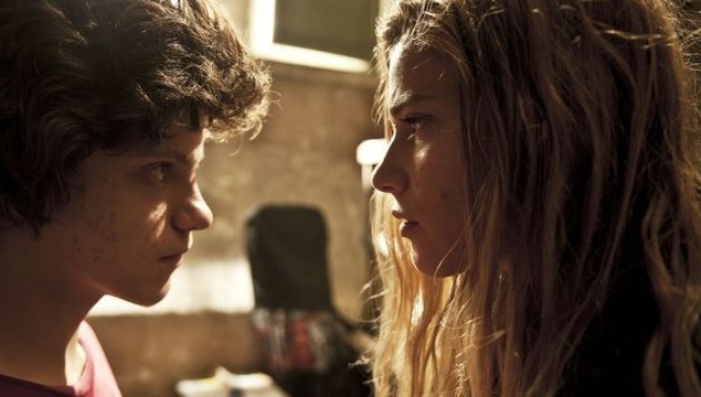 И напоследок — итальянская драма "<a href="http://kinoafisha.ua/films/ti-i-ya">Ты и я</a>". Четырнадцатилетний Лоренцо сторонится сверстников, не находит общего языка с родителями. Когда весь класс отправляется на экскурсию в горы, парень сбегает и запира