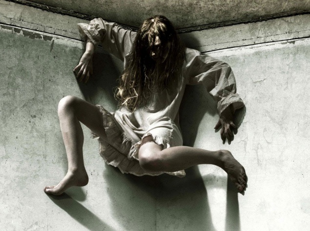 Фильм ужасов "<a href="http://kinoafisha.ua/films/poslednee-izgnanie-dyavola-2">Последнее изгнание дьявола-2</a> ". После гибели всей семьи, Нелл отправляют в Новый Орлеан — приют для девочек. Там она попадает под присмотр терапевта Фрэнка Мерле. Жизнь вр Фильм ужасов "<a href="http://kinoafisha.ua/films/poslednee-izgnanie-dyavola-2">Последнее изгнание дьявола-2</a> ". После гибели всей семьи, Нелл отправляют в Новый Орлеан — приют для девочек. Там она попадает под присмотр терапевта Фрэнка Мерле. Жизнь вр