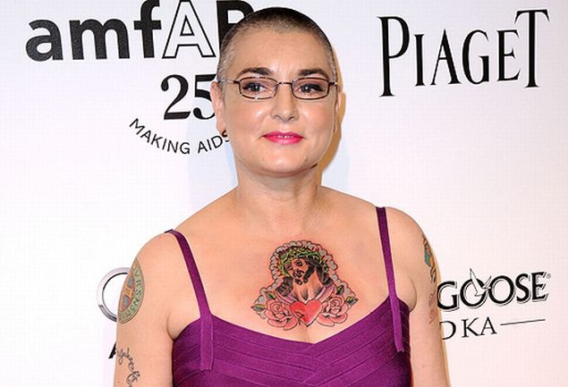 В начале своей карьеры Шинейд О'Коннор менеджеры настоятельно рекомендовали девушке сделать более женственную прическу, в ответ на это певица побрилась наголо!