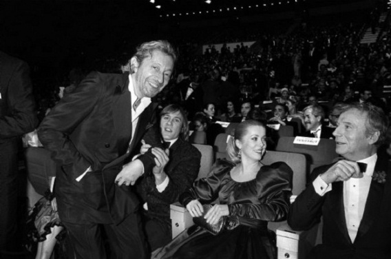 Серж Генсбур, Жерар Депардье, Катрин Денев и Ив Монтан