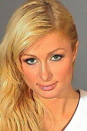 В 2007 году Пэрис Хилтон провела в тюрьме 23 дня за нарушение условий испытательного срока