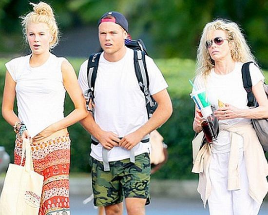 Ким Бесинджер и Ирленд