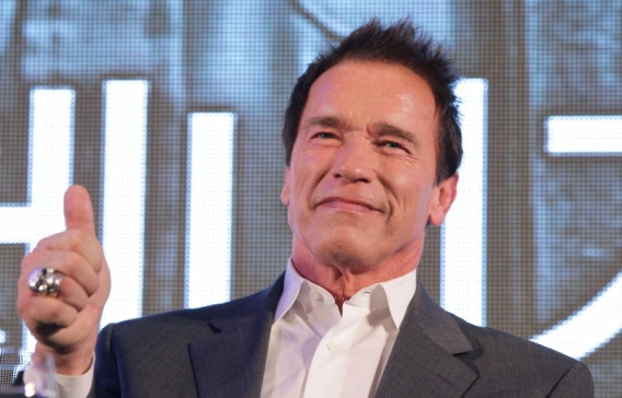 Арнольд Шварценеггер в 32 года защитил диплом бакалавра по международной экономике. Он получил высшее образование для того, чтобы соответствовать своей тогдашней пассии, племяннице президента Кеннеди Марии Шрайвер.