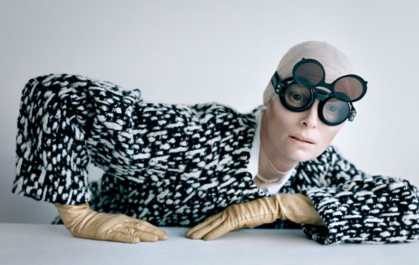 О любимых фильмах. Мне, наверное, стоит подбросить монетку, чтобы выбрать между "Бруно" и "Школой рока", но все же в моем топе должен быть "Бруно". В нем есть отрывок с величайшим гомоэротическим фильмом всех времен. "Впусти меня" Томаса Альфредсона — я д