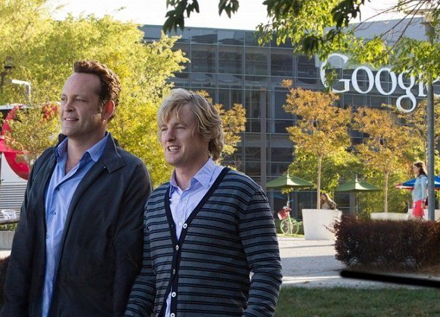 Комедия "<a href="http://kinoafisha.ua/films/stajer">Стажеры</a>". Друзья, которым уже за сорок, решают устроиться в качестве стажеров в успешную интернет-компанию. Мало того, что они, всю жизнь занимавшиеся продажами, мало что понимают в высоких технолог Комедия "<a href="http://kinoafisha.ua/films/stajer">Стажеры</a>". Друзья, которым уже за сорок, решают устроиться в качестве стажеров в успешную интернет-компанию. Мало того, что они, всю жизнь занимавшиеся продажами, мало что понимают в высоких технолог