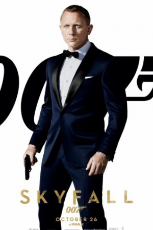 Ну и наконец самым кассовым фильмом о Бонде, и параллельно одним из самых кассовых фильмов в истории кинематографа считается 007: Координаты "Скайфолл" — он собрал 1 миллиард 108 миллионов долларов (бюджет $200 000 000)