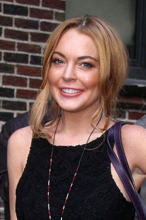 Линдси Лохан скандалит на досуге, а к работе относится весьма серьезно