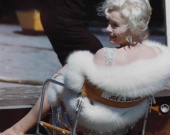 Фото Мэрилин Монро со съемок фильма "В джазе только девушки" 1959