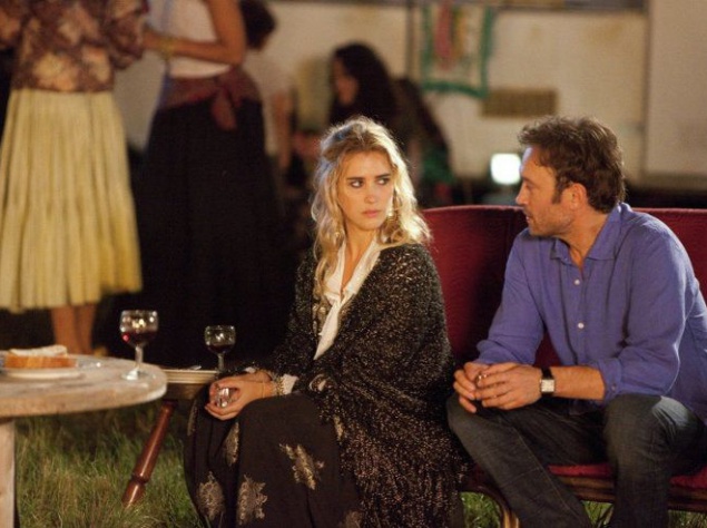 Комедийная драма "(Не)жданный принц". Жан-Марк, карьерист, заботящийся только о своих интересах, встретится со свободолюбивой Мари. Казалось бы, что у них может быть общего? Эти двое никогда не должны были встретиться, но все-таки жизнь решила иначе…