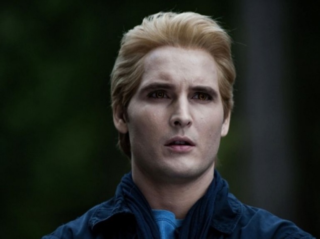 Замыкает Топ-3 Карлайл Каллен, отец семейства вампиров из саги "Сумерки" авторства Майер. На долгосрочных финансовых операциях и инвестициях живучий доктор сколотил состояние в 46 млрд долларов. Замыкает Топ-3 Карлайл Каллен, отец семейства вампиров из саги "Сумерки" авторства Майер. На долгосрочных финансовых операциях и инвестициях живучий доктор сколотил состояние в 46 млрд долларов.