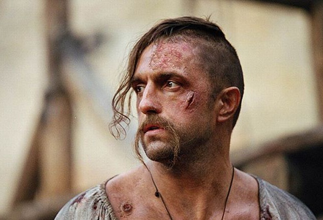 6. Не смотря на свою бурную личную жизнь (4 брака) Владимир Вдовиченков страдает паническим страхом услышать от девушки "нет" и даже будучи взрослым и опытным мужчиной боится знакомиться с представительницами женского пола. Данный комплекс Владимир получи