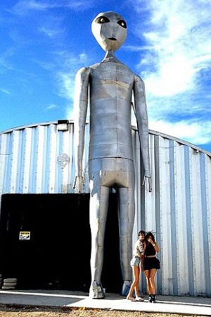 Хлои Кардашьян. Самая младшая из сестер Кардашьян делится впечатлениями от отдыха 9 августа.