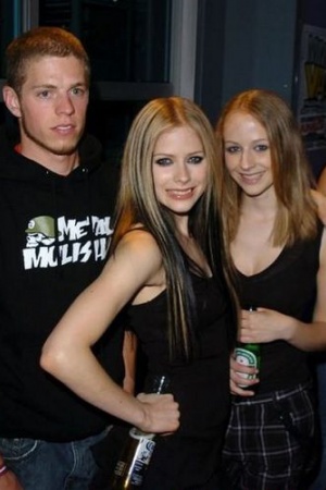 Мэттью и Мишель Лавин — старший брат и младшая сестра Аврил