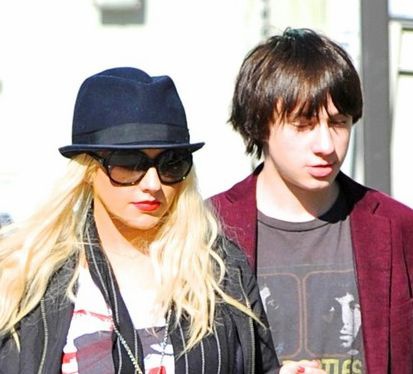 Майки Кирнс — младший брат Кристины Агилеры