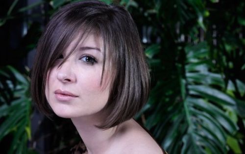 В эту девочку были влюблены мальчики всей страны. В жизни Марианна Ионесян походила на свой ​​кинообраз. Хорошо училась. Играла в театре юного москвича. Откуда и попала на съемки фильма Гостья из будущего! 88- го Марианна еще раз появилась на экранах – в 