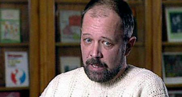 Андрей Ростоцкий, сын режиссера Станислава Ростоцкого и актрисы Нины Меньшиковой, погиб в 2002 году, сорвавшись со скалы. Снимали сериал "Моя граница" около водопада "Девичьи слезы" в пригороде Сочи. Он решил проверить горную тропу, где на следующий день 