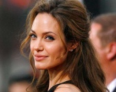 Анджелина Джоли ищет мужчин без татуировок