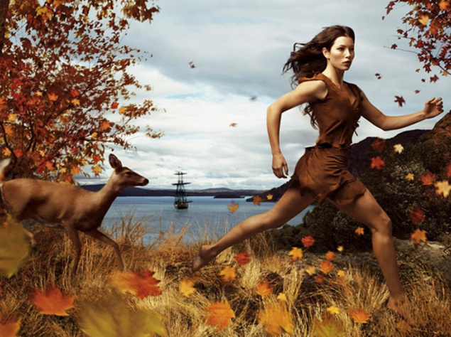 Джессика Билл в роли Покахонтас