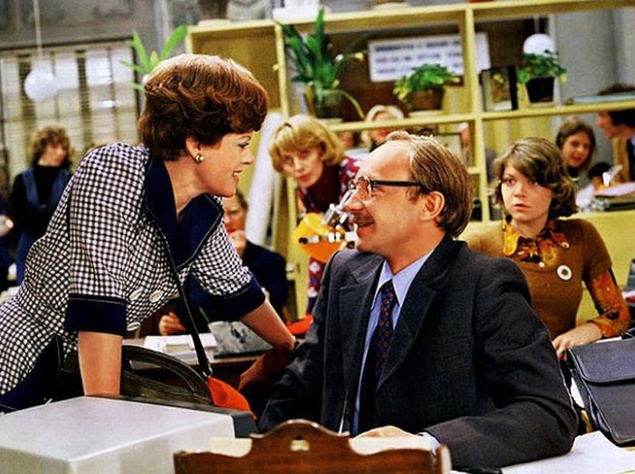 Слова музыкальной визитной карточки фильма – песни "У природы нет плохой погоды" были написаны самим Рязановым (по его словам, в том случае он перебрал массу вариантов стихов известных поэтов, но так ничего и не нашёл), но он передал их композитору фильма