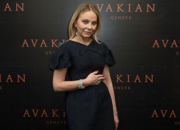 Орнелла Мути, 58