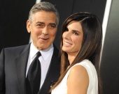 Джордж Клуни поведал о пьяных звонках Сандры Буллок