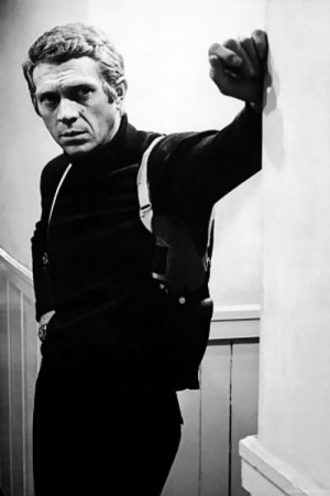 1. Стив МакКуин (Steve McQueen) Что может быть лучше истории Бибера? Как насчёт случая, когда знаменитость стала главной целью одного из самых известных убийц в истории, Чарльза Мэнсона (Charles Manson)? Не секрет, что у "Семьи" Мэнсона был "Список Смерти 1. Стив МакКуин (Steve McQueen) Что может быть лучше истории Бибера? Как насчёт случая, когда знаменитость стала главной целью одного из самых известных убийц в истории, Чарльза Мэнсона (Charles Manson)? Не секрет, что у "Семьи" Мэнсона был "Список Смерти