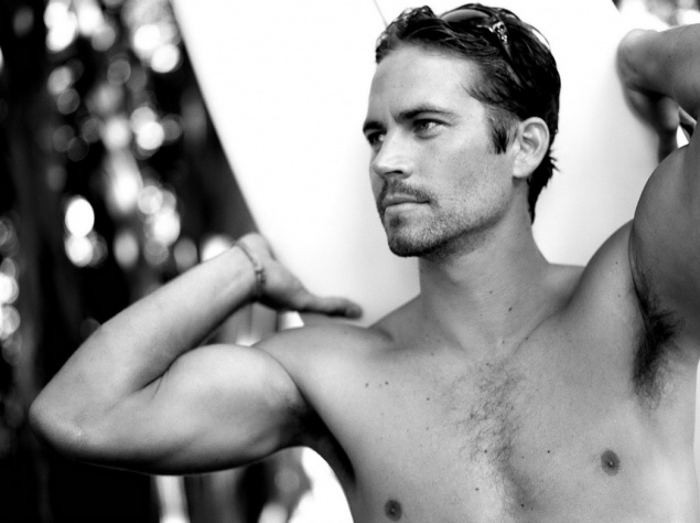 Голливудские коллеги Уокера помнят его как жизнерадостного, открытого, простого парня, который всегда оставался собой и не страдал "звездной" болезнью. В личной жизни красавчика Уокера сложно было назвать однолюбом – у актера были романы с Дениз Ричардс, 