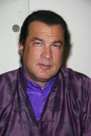 Стивен Сигал является шерифом в штатах Техас и Луизиана