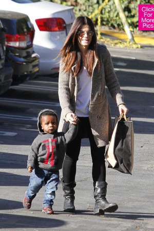 Сандра Баллок с сыном